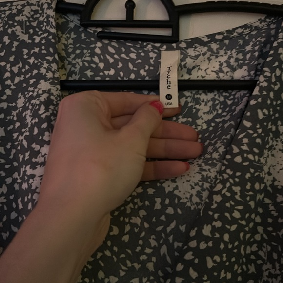 Green and white floral blouse - Picture 3 of 3